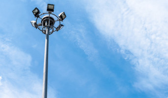 Projector Poles - Traverse